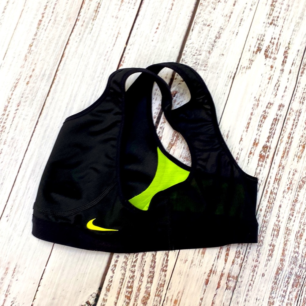 Black Nike Sports Bra with Neon Green Accent - XS - Picture 3 of 5